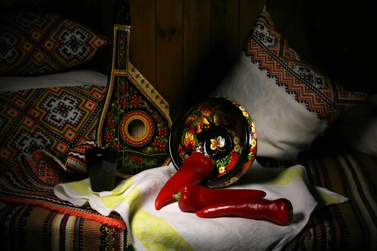 BWV 92 3 Bandura - red pepper, bandura, bowl